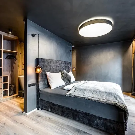 Almmonte Praeclarum Design Hotel 5*