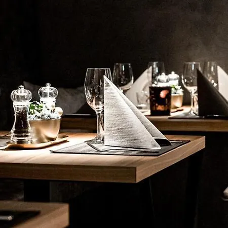 Almmonte Praeclarum Design Hotel 5*